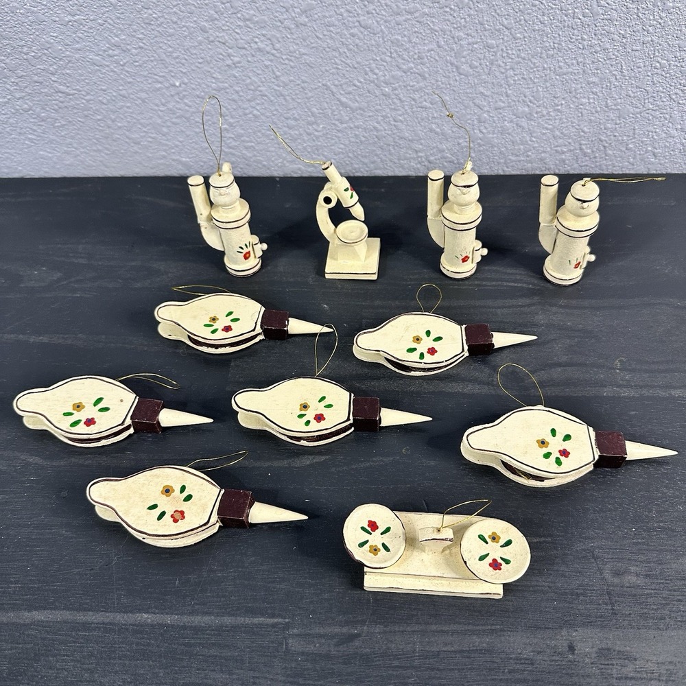 VTG Lot of 11‎ Wood Christmas Tree Ornaments Taiwan